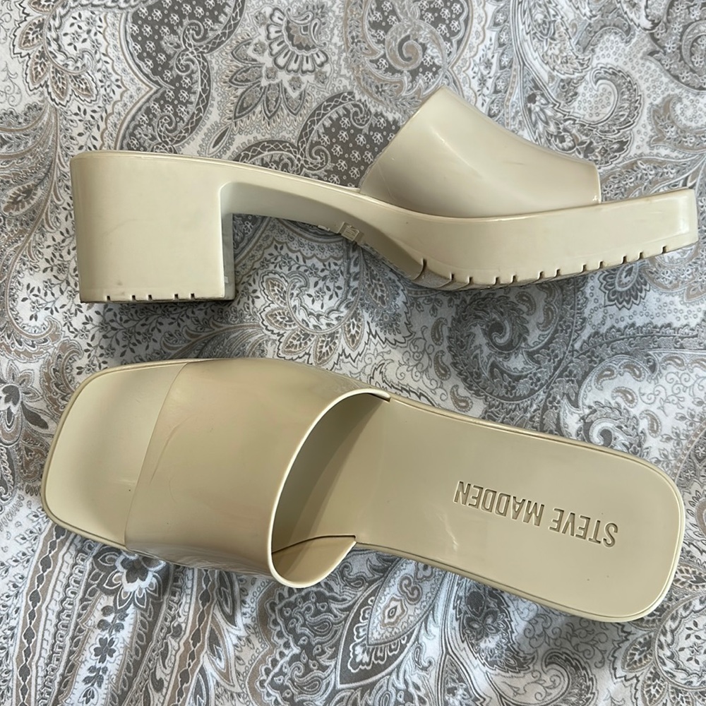 Steve Madden women‘s tan harlin heeled sandal
